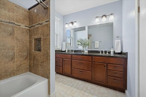 Tiny photo for 647 S Taylor Avenue, Oak Park, IL 60304 (MLS # 12538326)