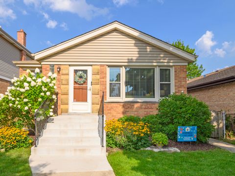 Photo of 9945 S WASHTENAW Avenue, Chicago, IL 60655 (MLS # 12472132)