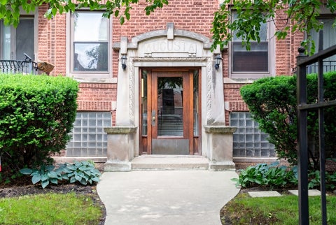 Tiny photo for 3739 N Wilton Avenue #3S, Chicago, IL 60613 (MLS # 12681212)