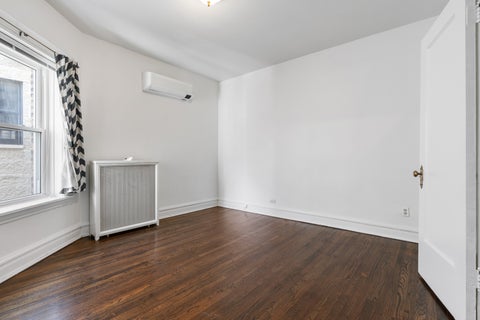 Tiny photo for 3739 N Wilton Avenue #3S, Chicago, IL 60613 (MLS # 12681212)