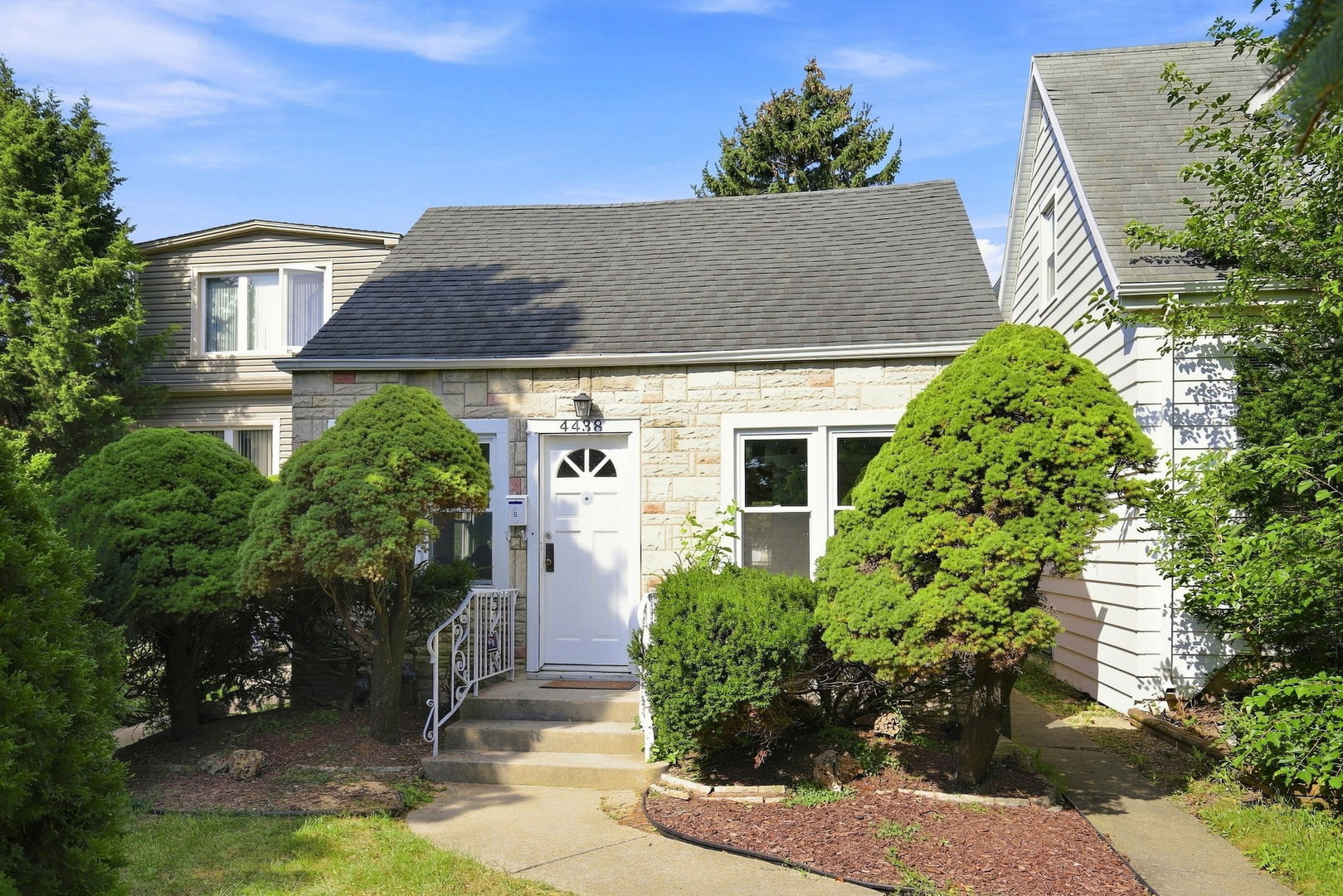 4438 N Narragansett Avenue