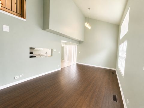 Tiny photo for 250 Acorn Drive, Streamwood, IL 60107 (MLS # 12635716)