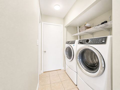 Tiny photo for 250 Acorn Drive, Streamwood, IL 60107 (MLS # 12635716)