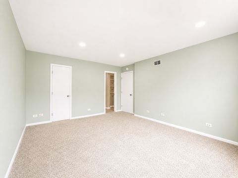 Tiny photo for 250 Acorn Drive, Streamwood, IL 60107 (MLS # 12635716)