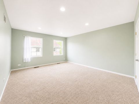Tiny photo for 250 Acorn Drive, Streamwood, IL 60107 (MLS # 12635716)