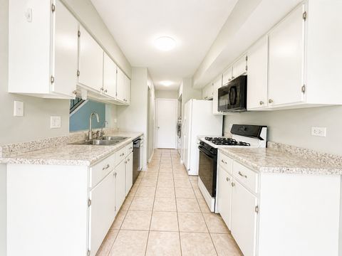 Tiny photo for 250 Acorn Drive, Streamwood, IL 60107 (MLS # 12635716)