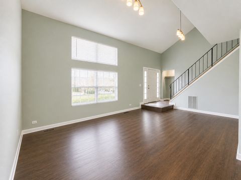 Tiny photo for 250 Acorn Drive, Streamwood, IL 60107 (MLS # 12635716)
