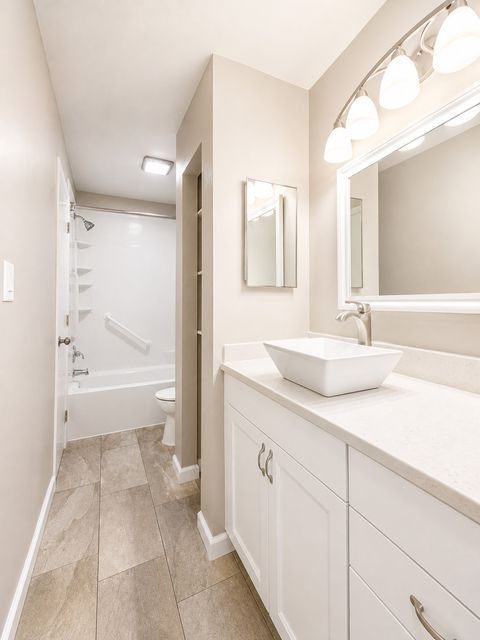 Tiny photo for 250 Acorn Drive, Streamwood, IL 60107 (MLS # 12635716)