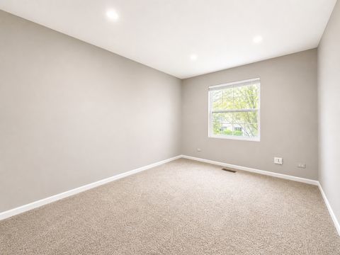 Tiny photo for 250 Acorn Drive, Streamwood, IL 60107 (MLS # 12635716)