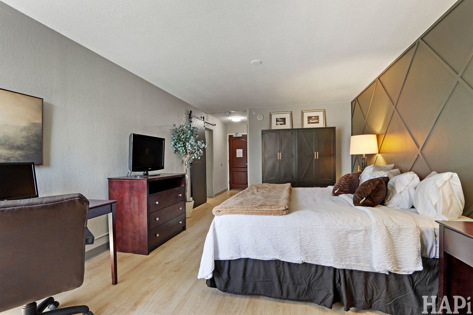 6175 W Grand Avenue 3002