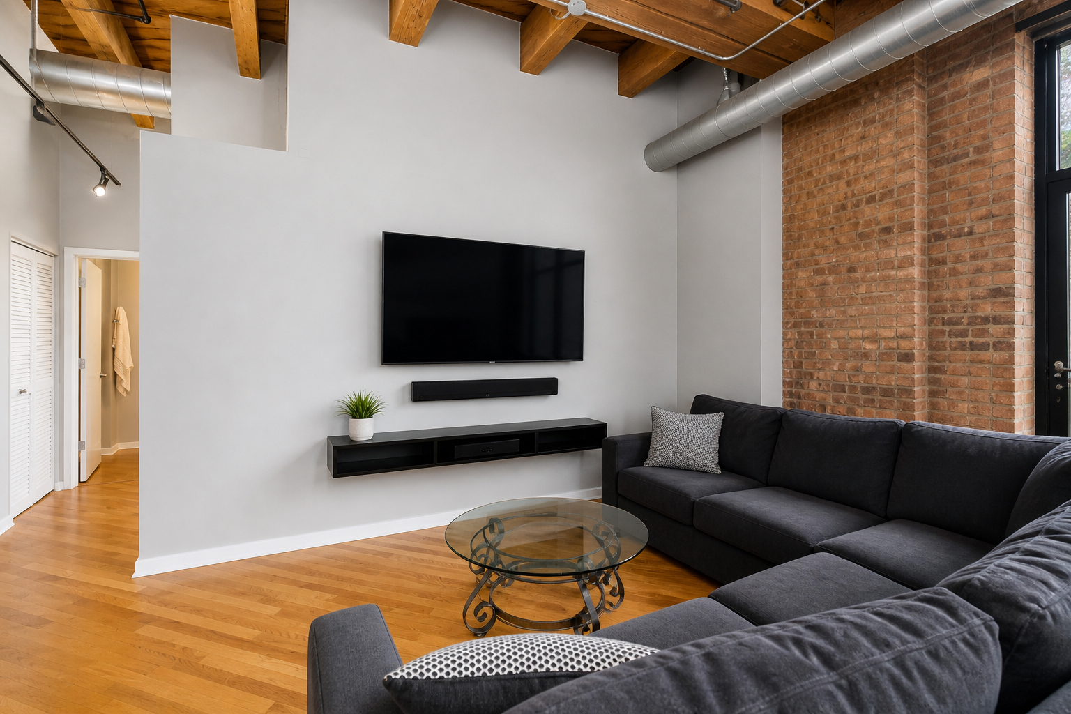 1040 W Adams Street 374