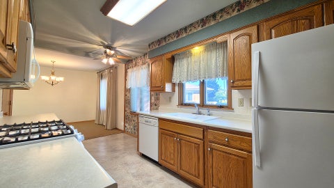 Tiny photo for 2214 W Hayes Street, Davenport, IA 52804 (MLS # 12775889)