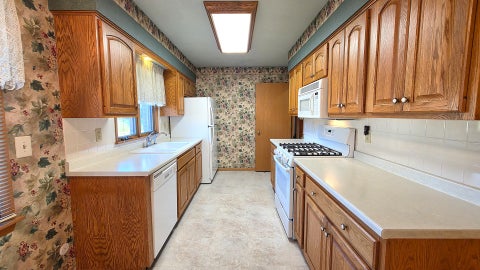 Tiny photo for 2214 W Hayes Street, Davenport, IA 52804 (MLS # 12775889)