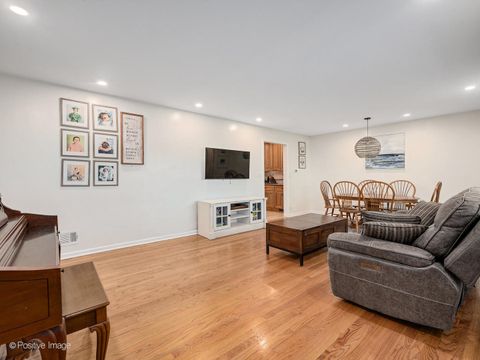 Tiny photo for 125 S Chase Avenue, Lombard, IL 60148 (MLS # 12504567)