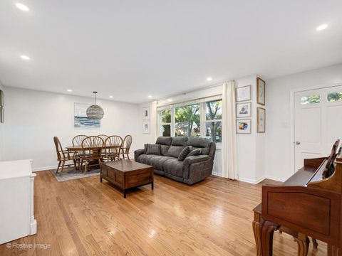 Tiny photo for 125 S Chase Avenue, Lombard, IL 60148 (MLS # 12504567)