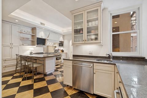 Tiny photo for 232 E Walton Place #4E, Chicago, IL 60611 (MLS # 12559899)