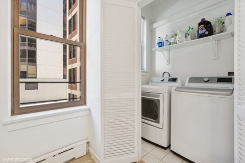 Tiny photo for 232 E Walton Place #4E, Chicago, IL 60611 (MLS # 12559899)