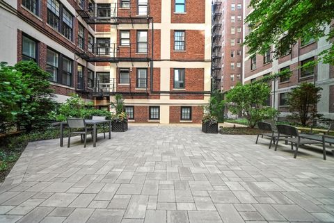 Tiny photo for 232 E Walton Place #4E, Chicago, IL 60611 (MLS # 12559899)