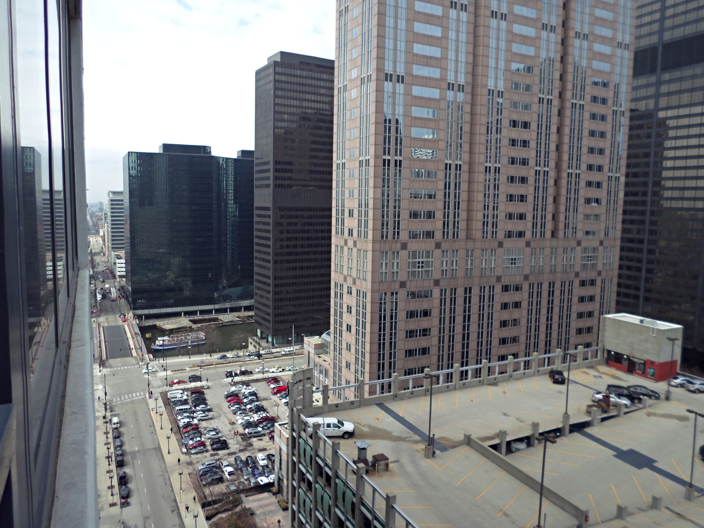 235 W Van Buren Street 2201