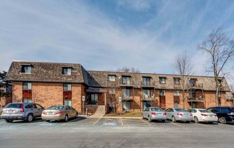 10 Oak Creek Drive 3018 Buffalo Grove IL 60089