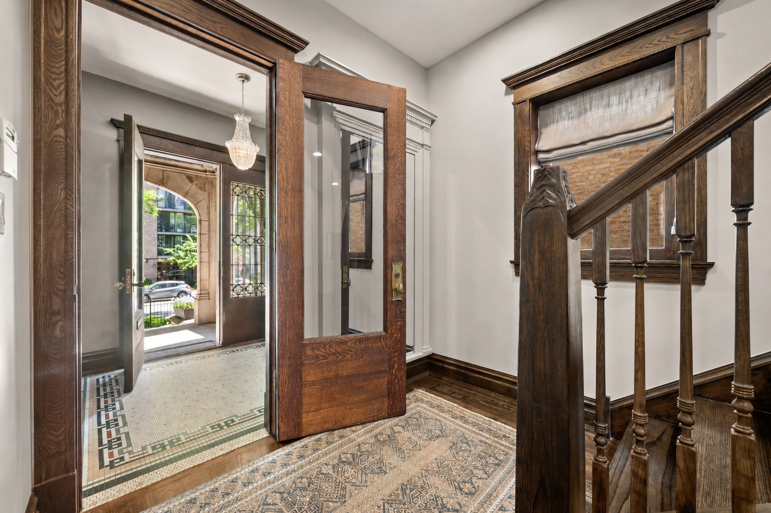 652 W Sheridan Road