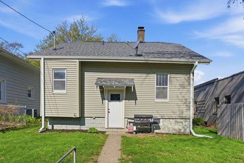Tiny photo for 2951 Farnam Street, Davenport, IA 52803 (MLS # 12627839)