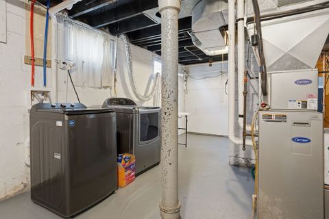 Tiny photo for 2951 Farnam Street, Davenport, IA 52803 (MLS # 12627839)