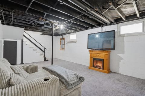 Tiny photo for 2951 Farnam Street, Davenport, IA 52803 (MLS # 12627839)