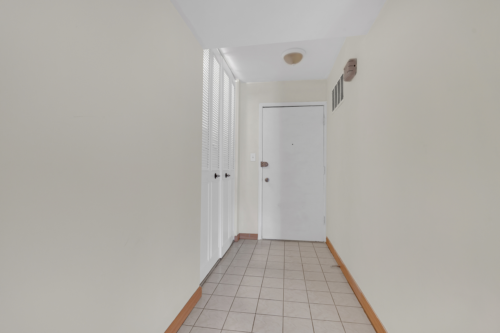 6961 N Oakley Avenue 304