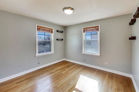 Tiny photo for 4023 Oak Avenue, Brookfield, IL 60513 (MLS # 12574892)