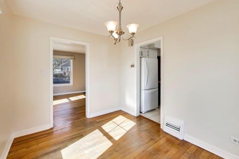 Tiny photo for 4023 Oak Avenue, Brookfield, IL 60513 (MLS # 12574892)