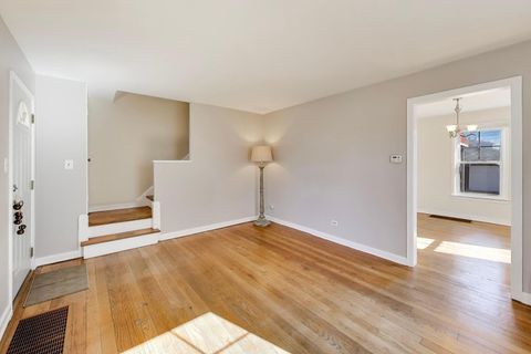 Tiny photo for 4023 Oak Avenue, Brookfield, IL 60513 (MLS # 12574892)