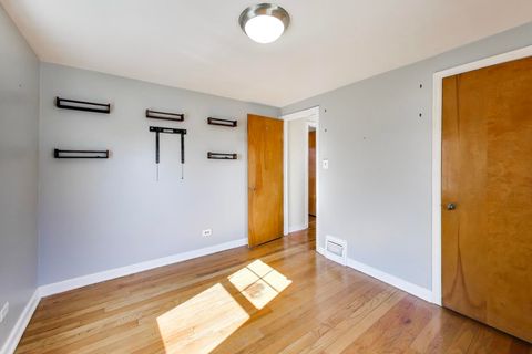 Tiny photo for 4023 Oak Avenue, Brookfield, IL 60513 (MLS # 12574892)