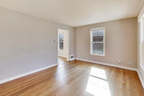 Tiny photo for 4023 Oak Avenue, Brookfield, IL 60513 (MLS # 12574892)