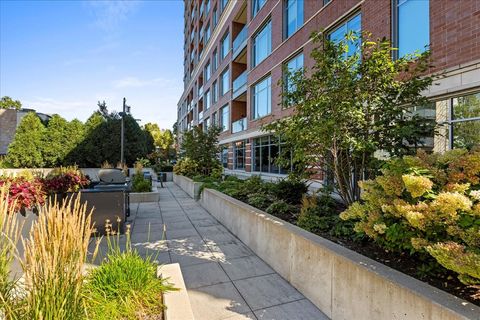 Tiny photo for 540 W Webster Avenue #311, Chicago, IL 60614 (MLS # 12509458)