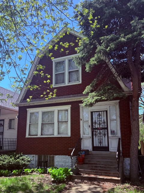 Photo of 7930 S Muskegon Avenue, Chicago, IL 60617 (MLS # 12633827)