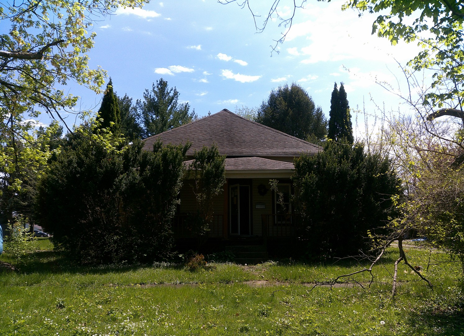 613 E Monroe Avenue