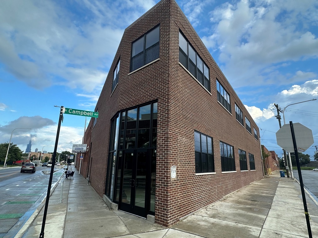 2461 W Grand Avenue