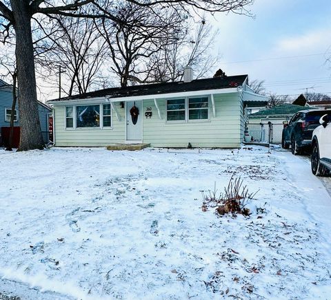 Photo of 360 Tee Lane, Carpentersville, IL 60110 (MLS # 12541226)