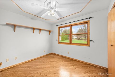 Tiny photo for 1986 Rosemary Circle, Lake Holiday, IL 60548 (MLS # 12603227)