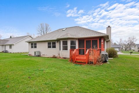 Tiny photo for 1986 Rosemary Circle, Lake Holiday, IL 60548 (MLS # 12603227)