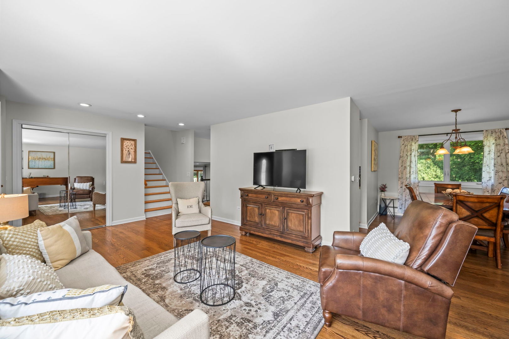 1621 N Belmont Avenue