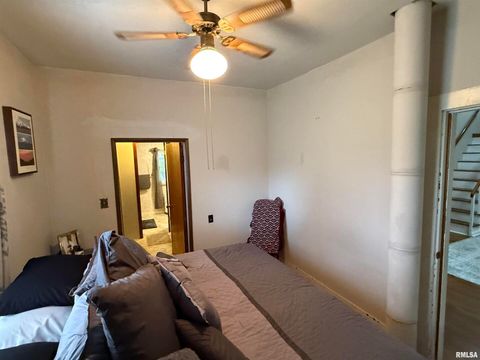 Tiny photo for 200 CRESTVIEW Drive, Dongola, IL 62926 (MLS # EB459378)