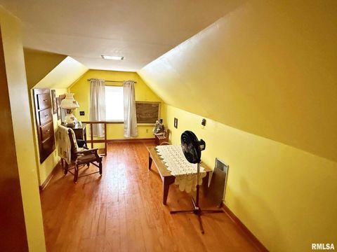 Tiny photo for 200 CRESTVIEW Drive, Dongola, IL 62926 (MLS # EB459378)