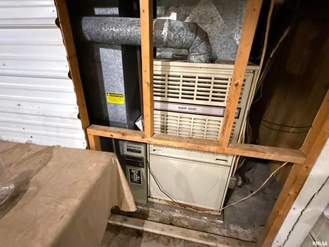 Tiny photo for 200 CRESTVIEW Drive, Dongola, IL 62926 (MLS # EB459378)