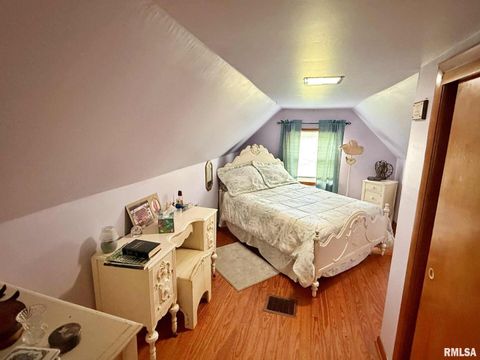 Tiny photo for 200 CRESTVIEW Drive, Dongola, IL 62926 (MLS # EB459378)