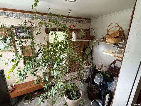 Tiny photo for 200 CRESTVIEW Drive, Dongola, IL 62926 (MLS # EB459378)