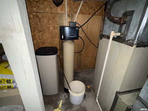 Tiny photo for 200 CRESTVIEW Drive, Dongola, IL 62926 (MLS # EB459378)