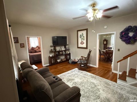 Tiny photo for 200 CRESTVIEW Drive, Dongola, IL 62926 (MLS # EB459378)