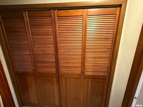 Tiny photo for 200 CRESTVIEW Drive, Dongola, IL 62926 (MLS # EB459378)